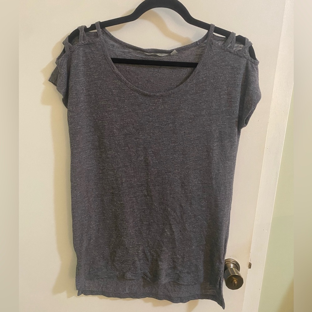 Athleta XS Grey Shoulder Cut Out T shirt Blouse Top